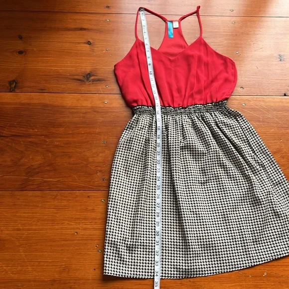 Buttons Dress - Picture 7 of 10